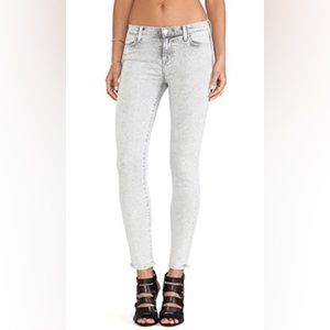 J Brand Mid Rise Super Skinny Jean - Silver Sky - Size 29